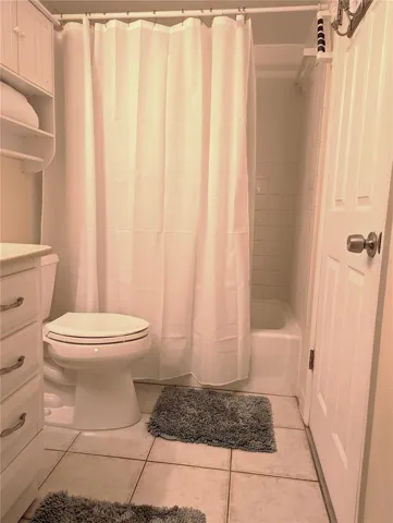 Bathroom Tub/Shower