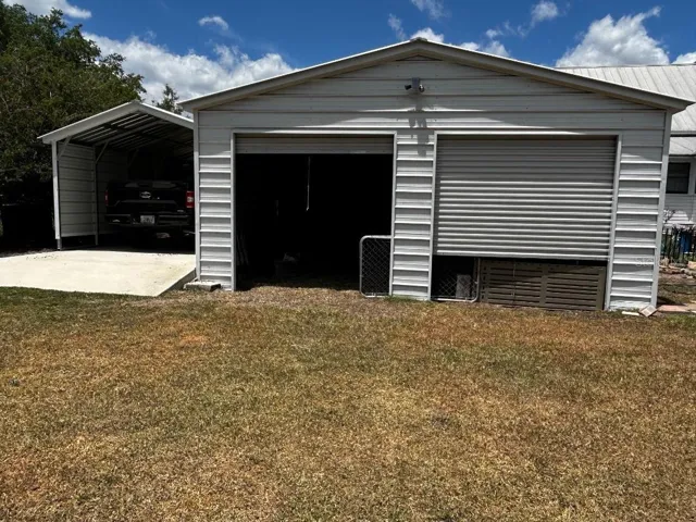 20x22 garage plus one car carport.