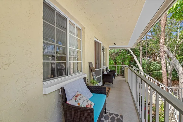APT 4 porch