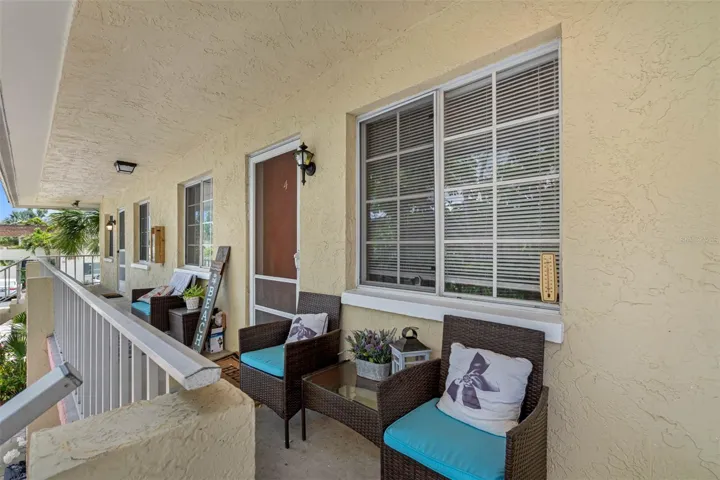 APT 4 porch