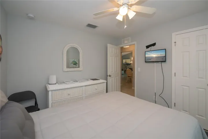 one of two auxiliary bedrooms