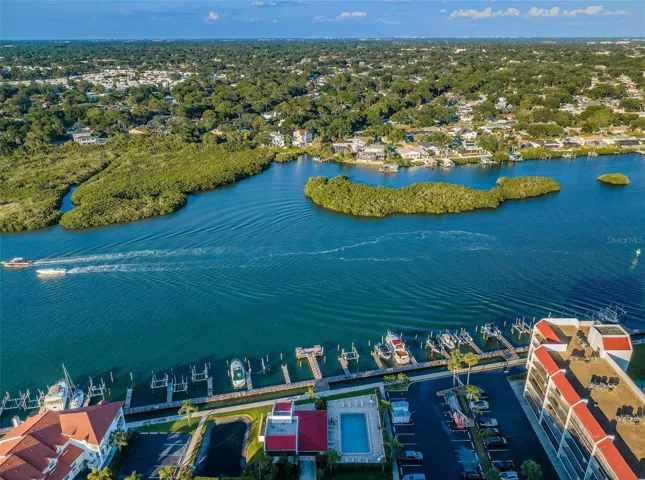 Boat slips on the Intracoastal!