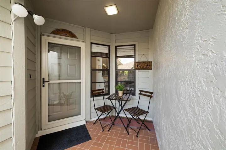 Adorable front patio
