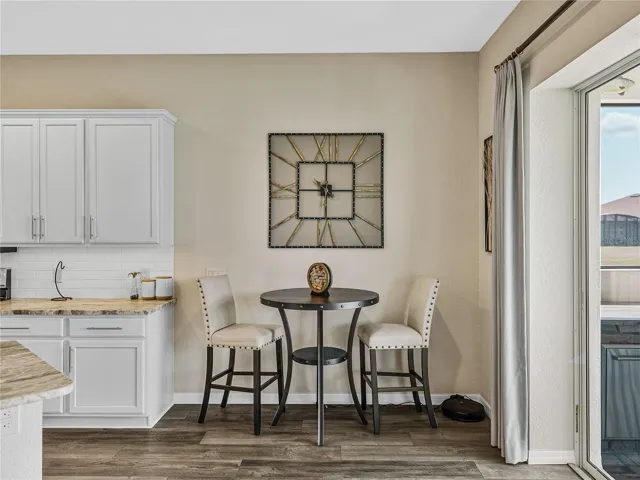Breadfast nook