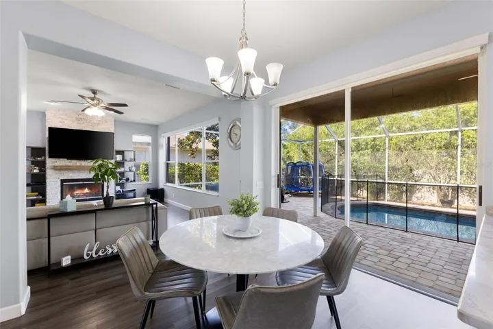 Eat-In Kitchen