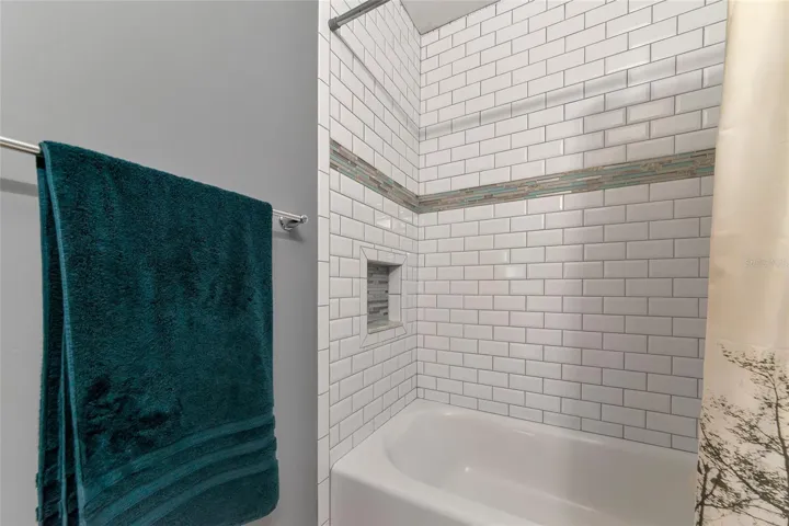 Full guest bath