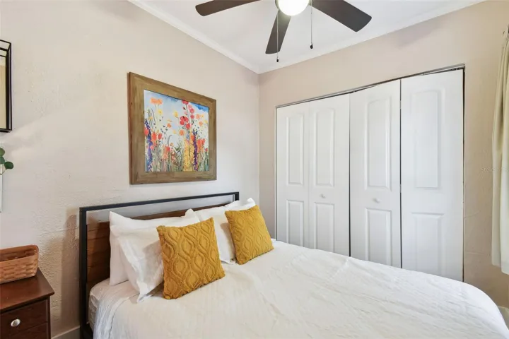 Bedroom 2 w/ Queen Bed