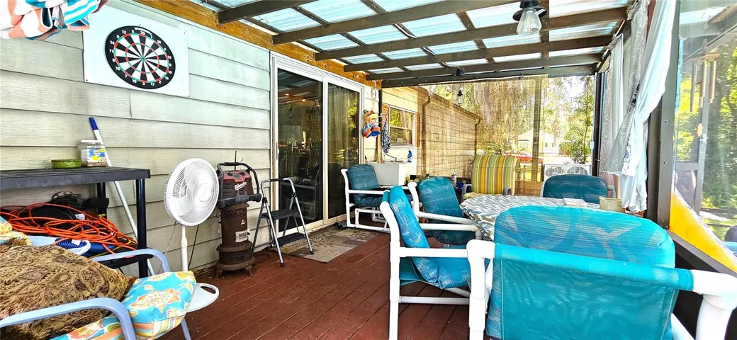 Screened in lanai