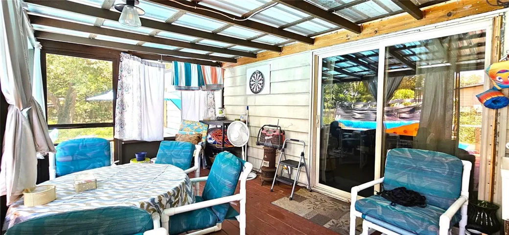 Screened in lanai