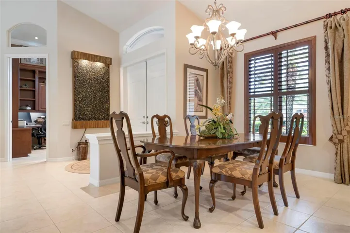 Dining room, foyer