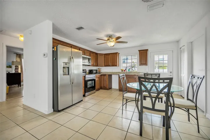Kitchen/Dining area.