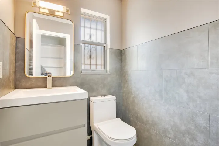 2nd Bathroom