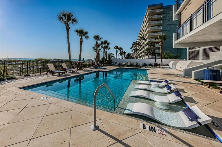 ... Heated Pool & Spa.. Direct Gulf Front.