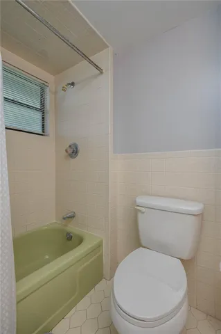 BATHROOOM 2