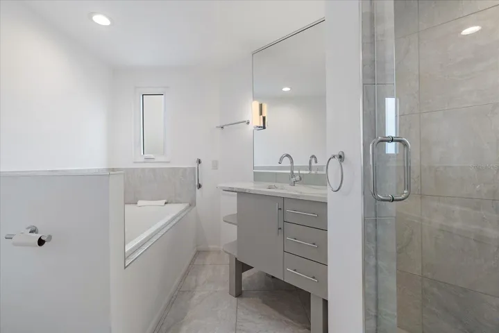 506 Bathroom 1