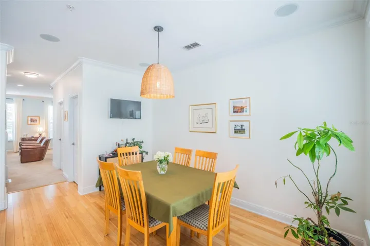 Kitchen Eating Space