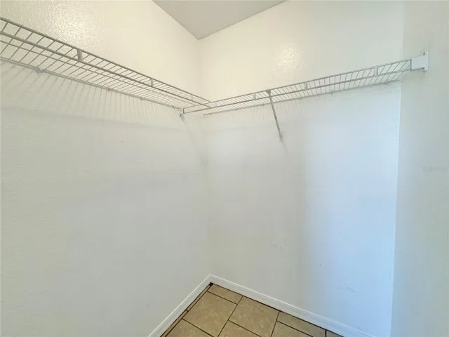 4x4 walk-in closet