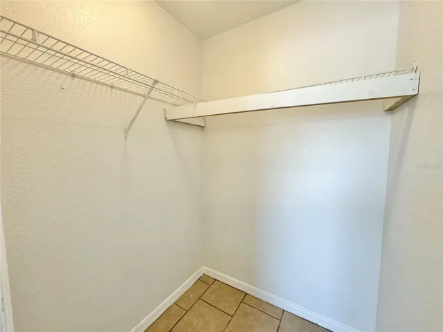 4x4 walk-in closet