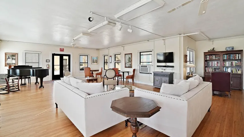 The Babe Ruth lounge is also on the 7th floor and has views beautiful city views.