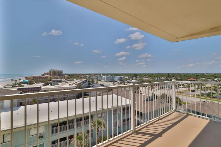 Balcony View to Riverside