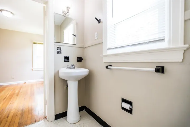 809-Bathroom