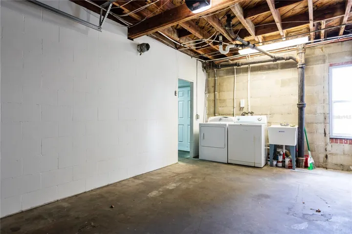 807- Laundry Area