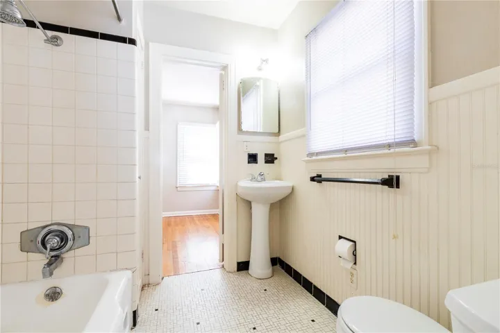 805- Bathroom
