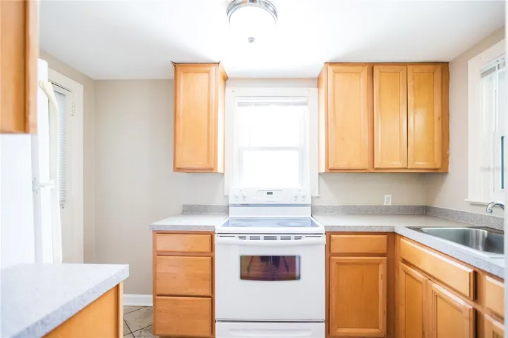 809- Kitchen