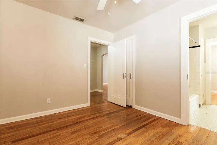 805-Bedroom