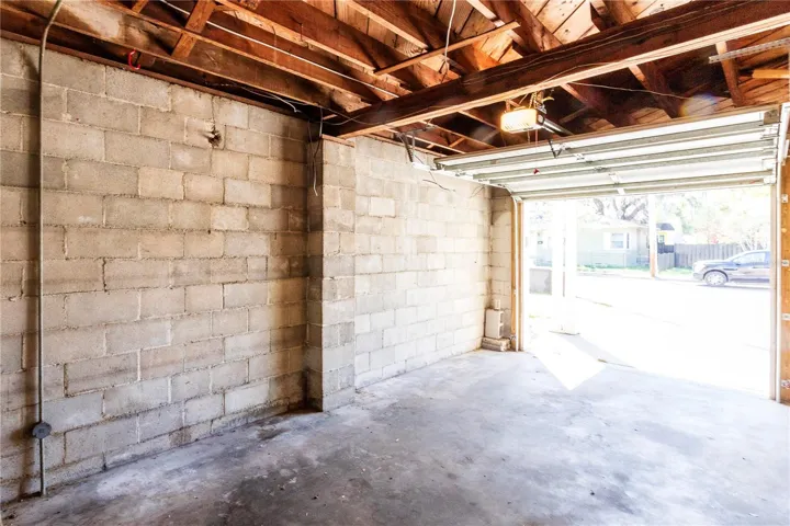 805- Single Garage