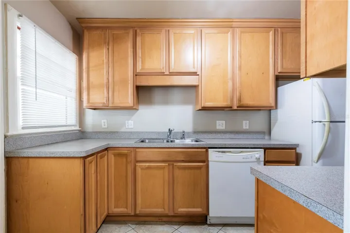 805- Kitchen