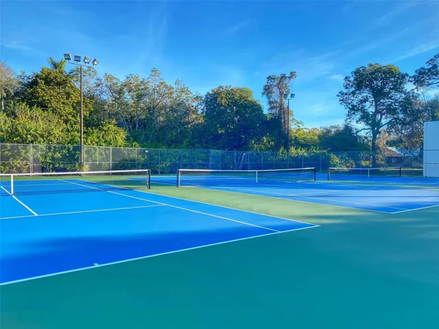 TENNIS