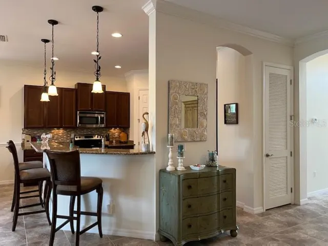 Breakfast bar
