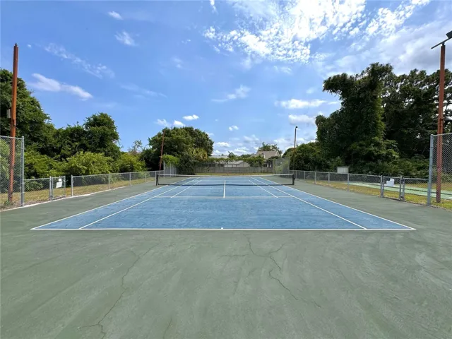 Tennis & Pickleball Court