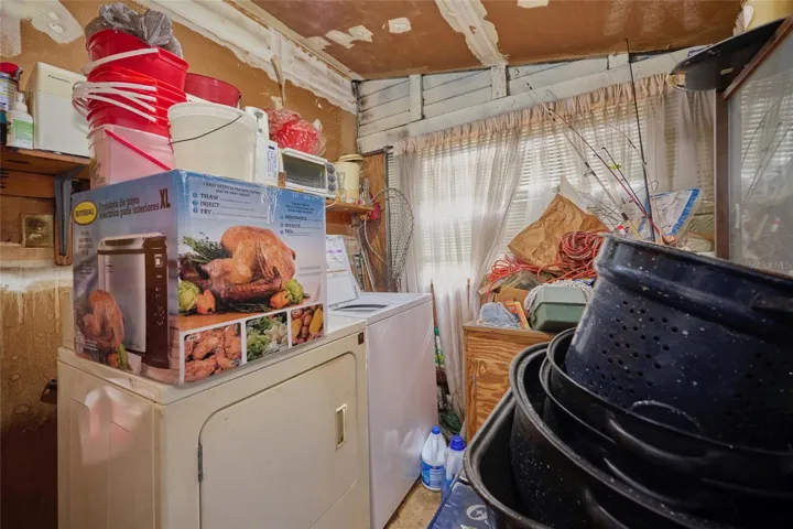 Indoor laundry room