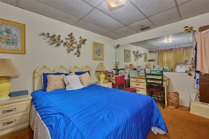 Guest bedroom