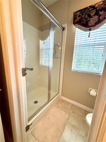 upstairs shared bathroom