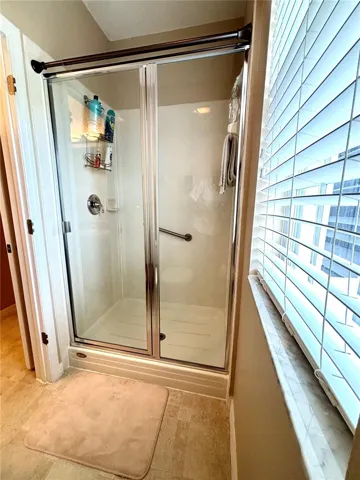 upstairs shared bathroom