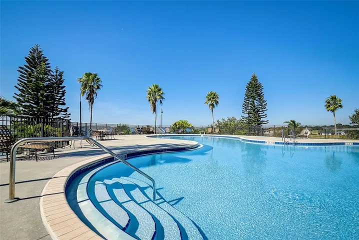 CLUBHOUSE OUTDOOR