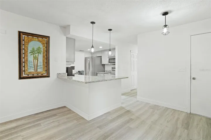 Eat-In Kitchen