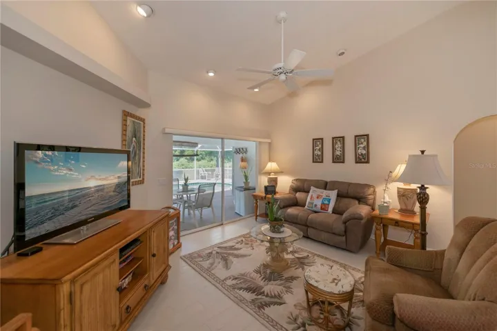 split bedroom floor plan