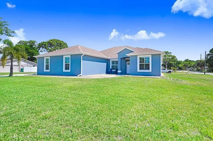 Welcome To 335 Pine Blvd!