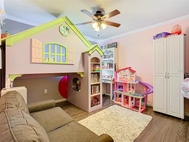 Guest bedroom #2 is 11'2
