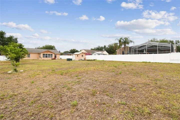 794 Barclay TerraceFenced Yard