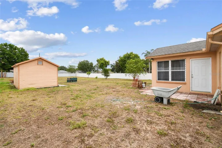 794 Barclay TerraceFenced Yard