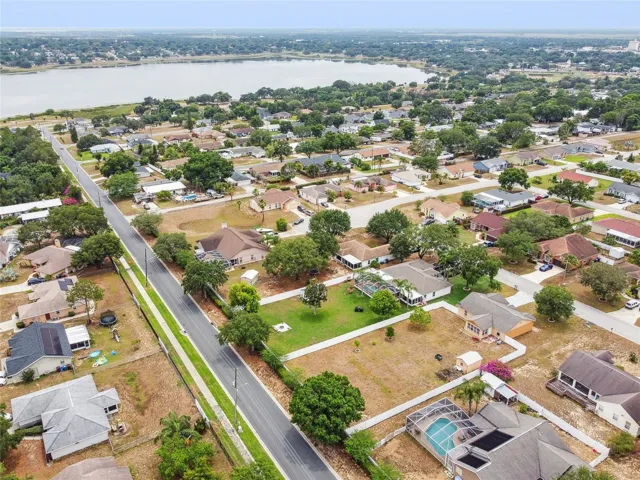 794 Barclay TerraceLake Wales, FL 33853