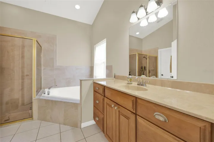 PRIMARY EN-SUITE BATH.