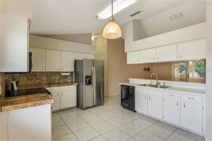 EAT-IN KITCHEN/DINING.