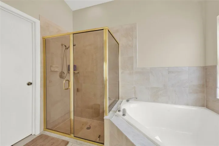 PRIMARY EN-SUITE BATH.