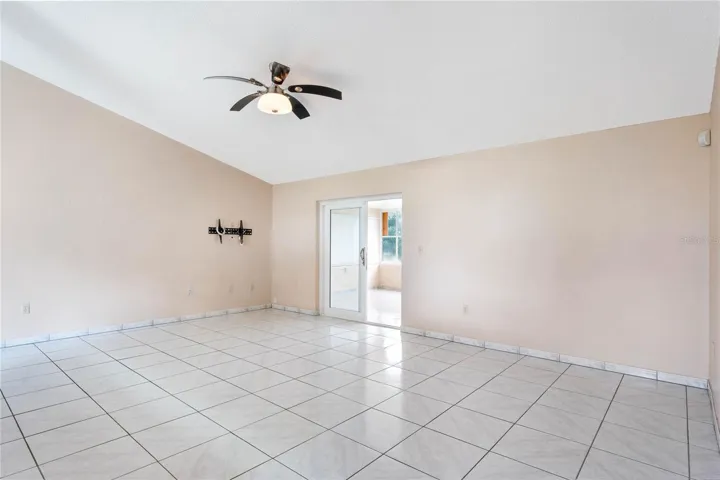 LIVING AREA.